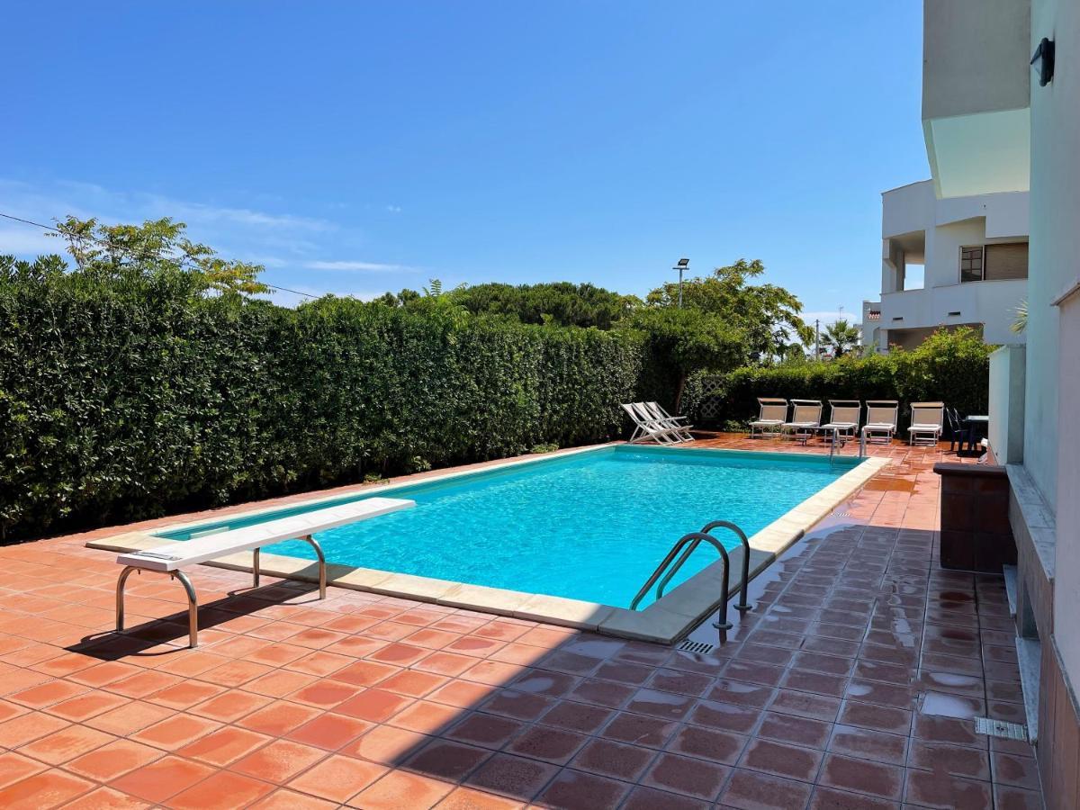 Villa Antonia sul mare con piscina Torre a mare  Bari Esterno foto